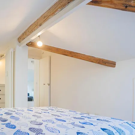 049 - Attico Elegante, 10 Minuti A Piedi Da Mare E - Posto Auto Privato Gratis *