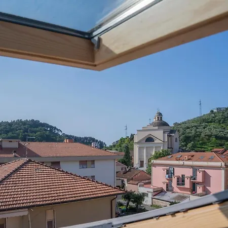 049 - Attico Elegante, 10 Minuti A Piedi Da Mare E - Posto Auto Privato Gratis