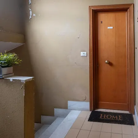 049 - Attico Elegante, 10 Minuti A Piedi Da Mare E - Posto Auto Privato Gratis, Ristrutturato Marzo 2026 *