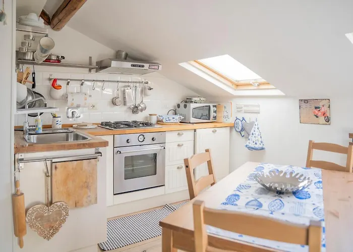 049 - Attico Elegante, 10 Minuti A Piedi Da Mare E - Posto Auto Privato Gratis 아파트 *