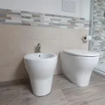 049 - Attico Elegante, 10 Minuti A Piedi Da Mare E - Posto Auto Privato Gratis, Ristrutturato Marzo 2026