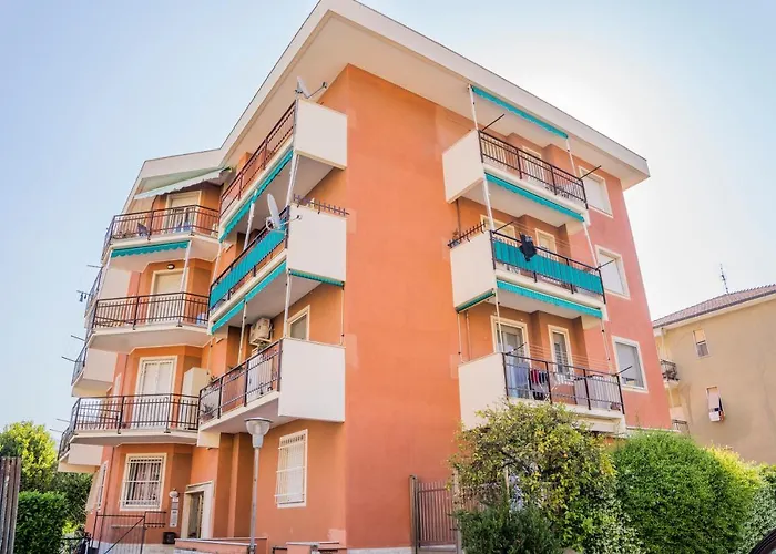 049 - Attico Elegante, 10 Minuti A Piedi Da Mare E - Posto Auto Privato Gratis Apartmán